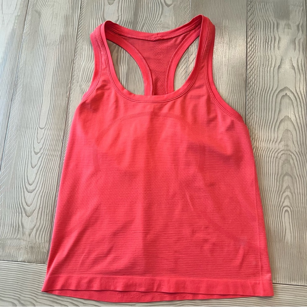 Lululemon Athletica Swiftly Tech Waist Length Size 6